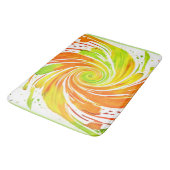 緑とオレンジのスパイラルデザイン バスマット (アングル)