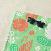 緑とオレンジの熱帯の葉のパターン ビーチタオル (インサイチュ)