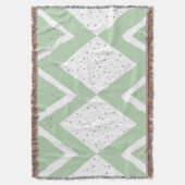 緑とグレージグザグパターンのパーソナライズ スローブランケット (正面縦)