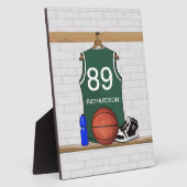 緑とパーソナライズされた白のバスケットボールジャージー フォトプラーク (側面)