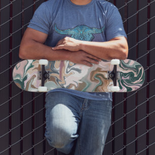 緑とピンクの液体アクリル スケートボード