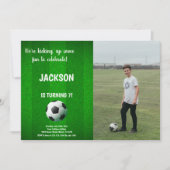 緑とラインサッカー誕生日招待状w phot 招待状 (正面)