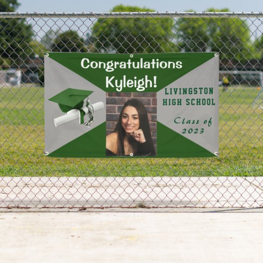 緑と灰色のビニールの卒業写真 横断幕 (インサイチュ)