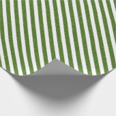 緑と白のクラシックのクリスマスストライプの ラッピングペーパー (角)