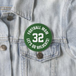 緑と白のサッカーマママージャージー番号 缶バッジ<br><div class="desc">スポーツチームお気に入りのやサッカー選手に応援を与えるか、プライドのスピリットで学校のを見せカスタムることパーソナライズされた!学校名を追加するか、プレーヤーの名前とジャージー番号でパーソナライズする。サッカー、バスケットボール、野球、サッカーの試合に最適！ゲームカスタムの日にチーム全体、チアリーダー、両親と兄弟姉妹のための衣服ピンを作成する。クリックカスタマイズフォントや色を変えて贈り物ユニークの一種を作る。</div>