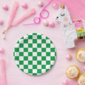 緑と白のチェッカーボード ペーパープレート (パーティー)