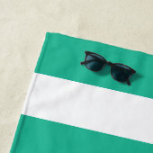 緑と白のデッキチェアストライプパーソナライズされた ビーチタオル (インサイチュ)