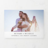 緑と白のヤシ離れのリース写真結婚 三つ折り招待状 (カバー)