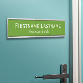 緑と白の名前とプロフェッショナルタイトル サインプレート