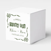 緑と白の手描き弓のスケッチ結婚ズ フェイバーボックス (正面サイド)