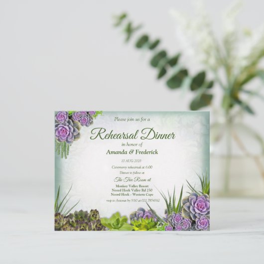 緑と紫のリハーサルディナーの多肉質の色合い 招待状 (スタンド正面)