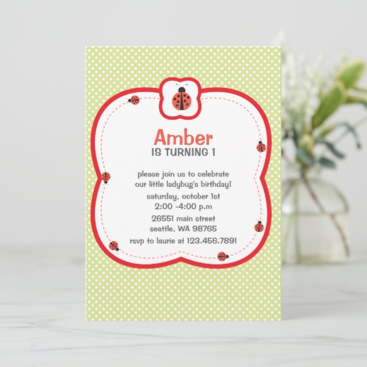 緑と赤の水玉模様の誕生日パーティーの招待 招待状 (スタンド正面)