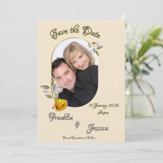 緑と金ゴールドのオーバル淡い色のフォト付きソフトイエローローズ セーブザデート (スタンド正面)