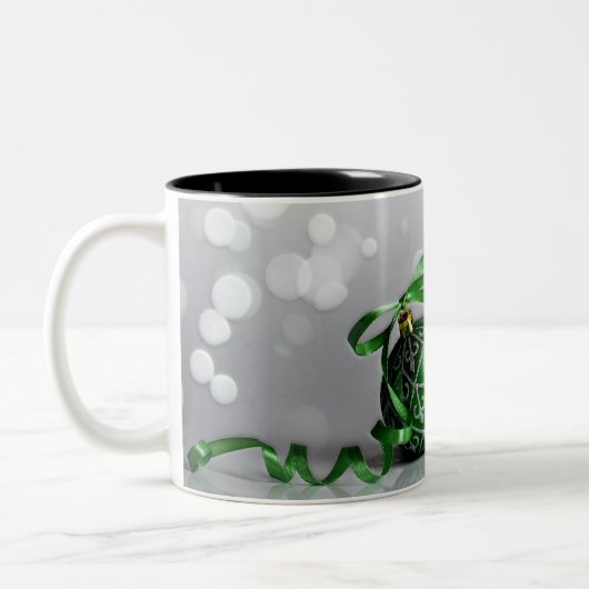 緑と金ゴールドのクリスマスオーナメント ツートーンマグカップ (左)