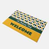 緑と金ゴールドの学校の色のパタアーガイルーン ドアマット (アングル)