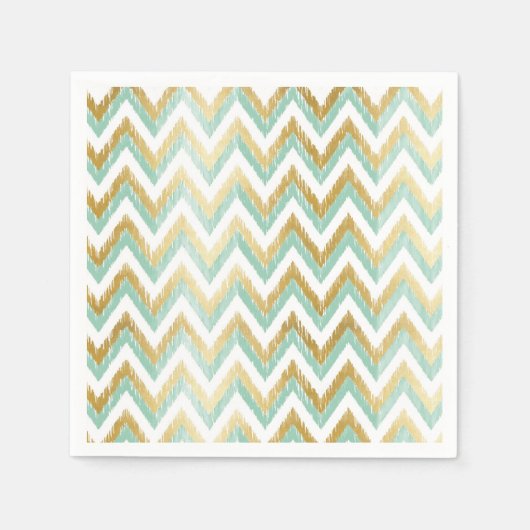 緑と金フェイク箔のシェブロンイカットパターン スタンダードカクテルナプキン (正面)