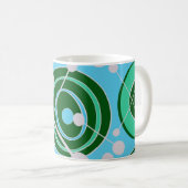 緑と青のジオシェイプと白いマグカップ コーヒーマグカップ (正面右)