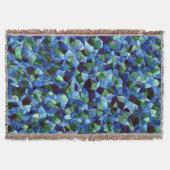 緑と青の不規則なモザイクが重ねられた乱雑な スローブランケット (正面)