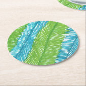 緑と青の手のひら葉のパターン ラウンドペーパーコースター (アングル)