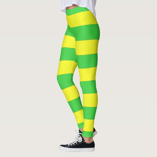 緑と黄ストライプ色の女性 レギンス (左)
