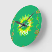 緑と黄感動的色の平和 ラウンド壁時計 (傾斜)