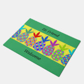 緑と黄色のパイナップル ドアマット (アングル)