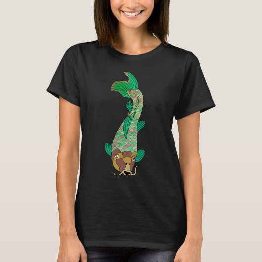 緑と黄色の鯉の魚 Tシャツ (正面)
