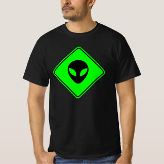 緑と黒のエイリアンXINGゾーン Tシャツ
