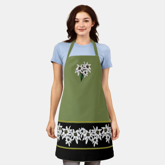 緑と黒のエーデルワイス花大人エプロン エプロン (着用した状態)
