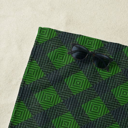 緑と黒の傾斜した四角またはチェス ビーチタオル (インサイチュ)