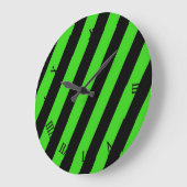 緑と黒の対角線のストライプパターン ラージ壁時計 (傾斜)