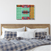 緑と黒の模様で、中央に木がある キャンバスプリント (インサイチュ (寝室))