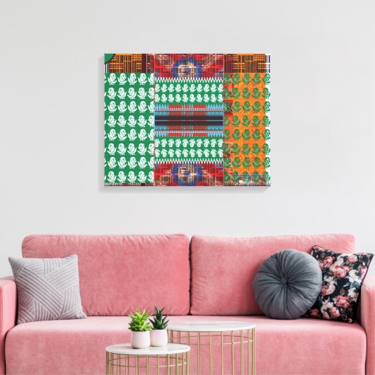 緑と黒の模様で、中央に木がある キャンバスプリント (インサイチュ (リビング))