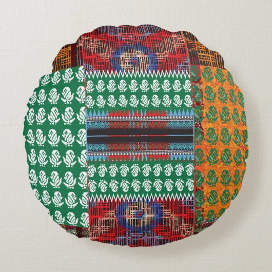 緑と黒の模様で、中央に木がある ラウンドクッション (正面)