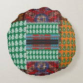 緑と黒の模様で、中央に木がある ラウンドクッション (裏面)