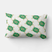 緑によって斑点を付けられるカメの枕 ランバークッション (裏面)