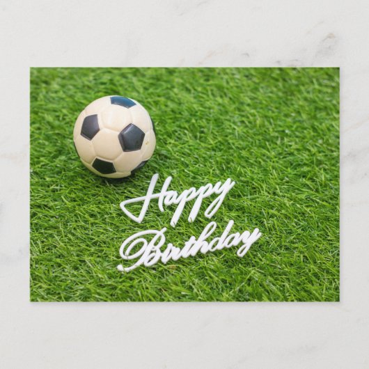 緑にハッピーバースデー語が付いたサッカーボール ポストカード (正面)