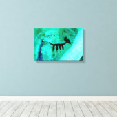 緑に包まれたキャンバス上の動物の岩絵文字 キャンバスプリント (インサイチュ (ウッドフロア))