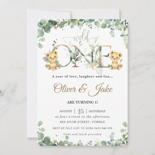 . .緑に可愛いライオンの子どもたちツインズ1歳の誕生日  招待状 (正面)