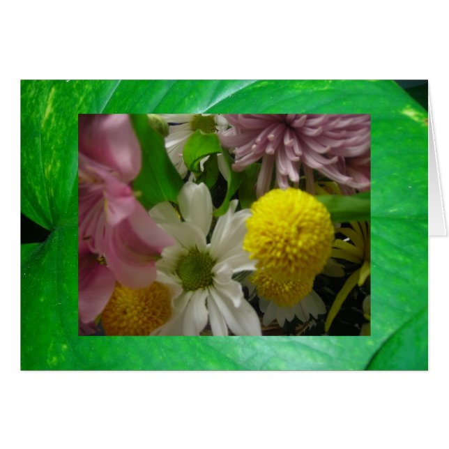 緑に咲く花 (正面横)