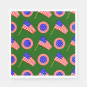 緑に浮かぶ愛国的なアメリカ国旗の模様 スタンダードランチョンナプキン (正面)