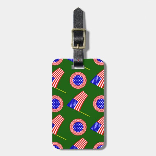 緑に浮かぶ愛国的なアメリカ国旗の模様 ラゲッジタグ (正面縦)