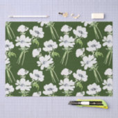緑に白い水色のアネモンの花 薄葉紙 (クラフト)