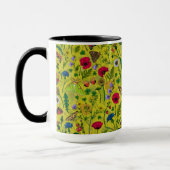 緑に野生の花と蛾 マグカップ (左)