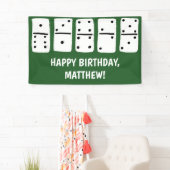 緑に黒い点を持つ白いドミノ 横断幕 (インサイチュ)