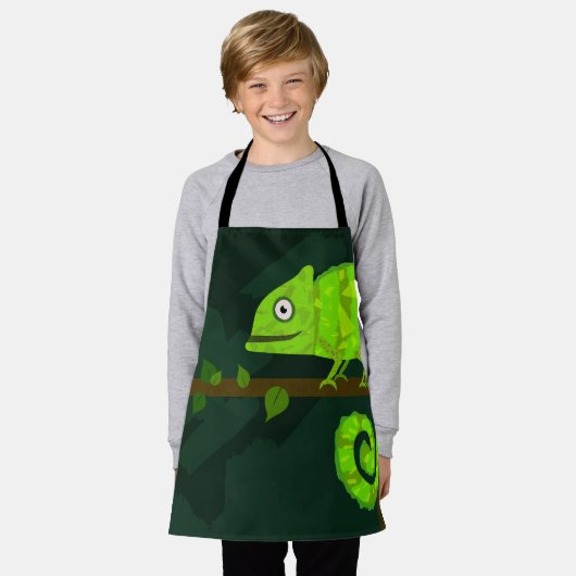 緑のかわいいカメレオン エプロン (着用した状態)