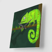 緑のかわいいカメレオン スクエア壁時計 (傾斜)