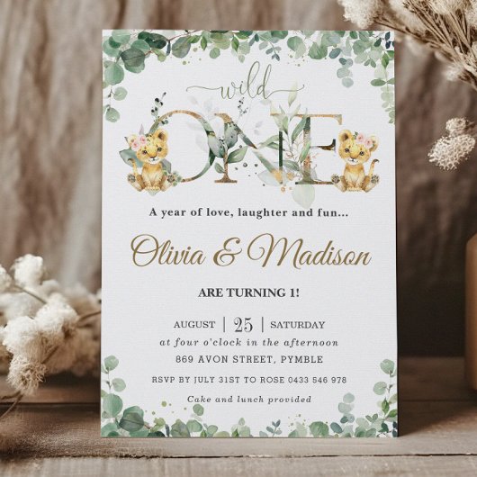 緑のかわいいライオンかわいい子双子ガールズ1歳の誕生日 招待状