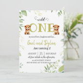 緑のかわいいライオンの子ツインズボーイズ1歳 招待状 (スタンド正面)