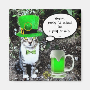 緑のアイルランドビールを持つセントパトリックの日CAT マグネット